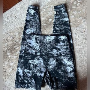 Lululemon size 6 wunder train leggings